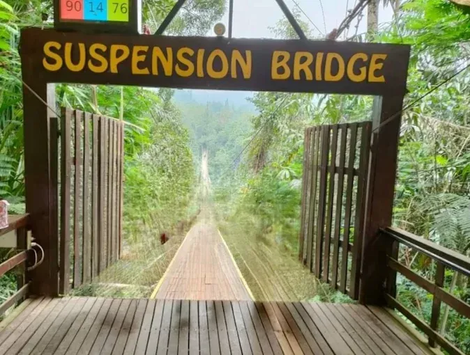 Pintu masuk Situ Gunung Suspension Bridge Sukabumi