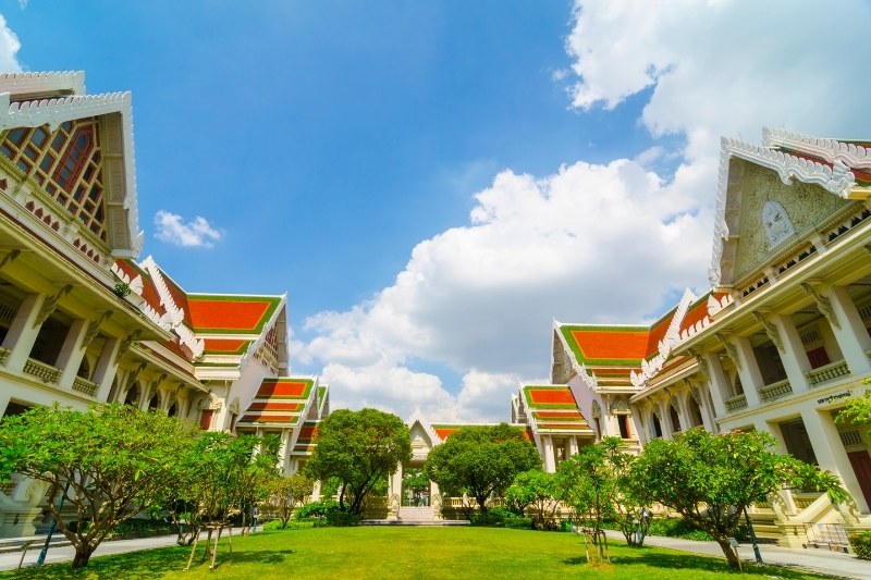 Grand Palace menjadi salah satu destinasi yang wajib dikunjungi di Bangkok