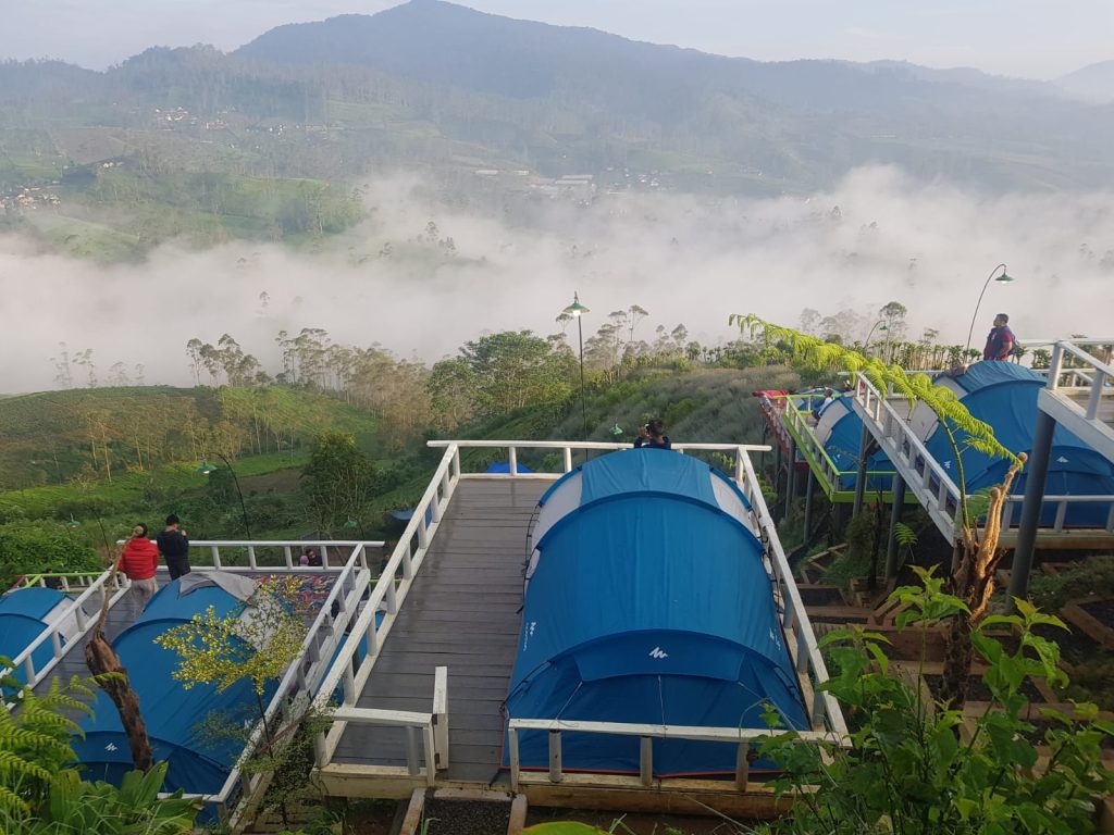 Taman Langit Pengalengan punya fasilitas camping dengan beragam fasilitas menarik